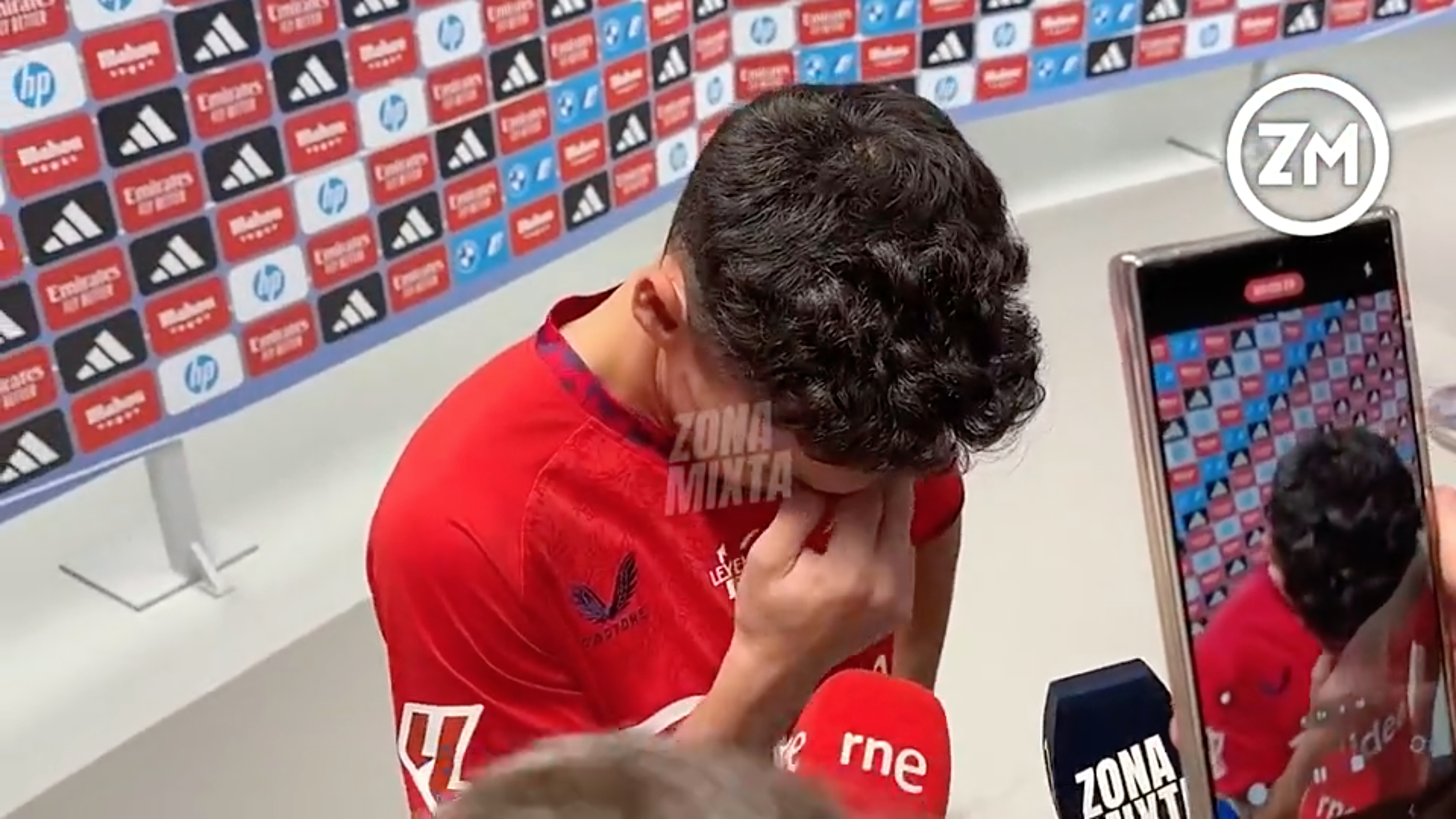 包含皇家马德里状态不佳,球迷呼唤重生的词条 包含皇家马德里状态不佳,球迷呼唤重生的词条