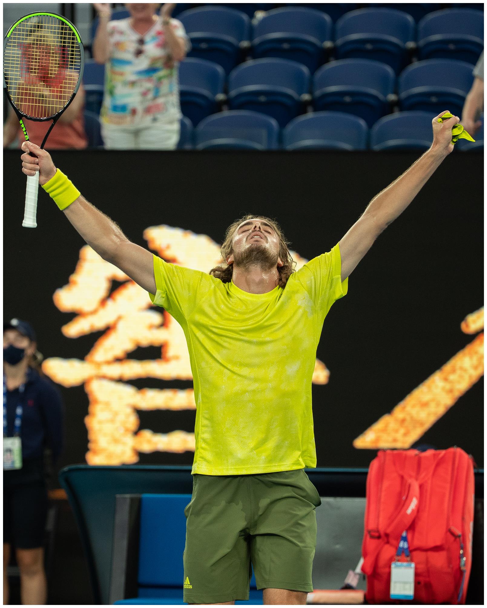 关于美国网球队鏖战意大利网球队,西西帕斯打破历史纪录的信息 关于美国网球队鏖战意大利网球队,西西帕斯打破历史纪录的信息