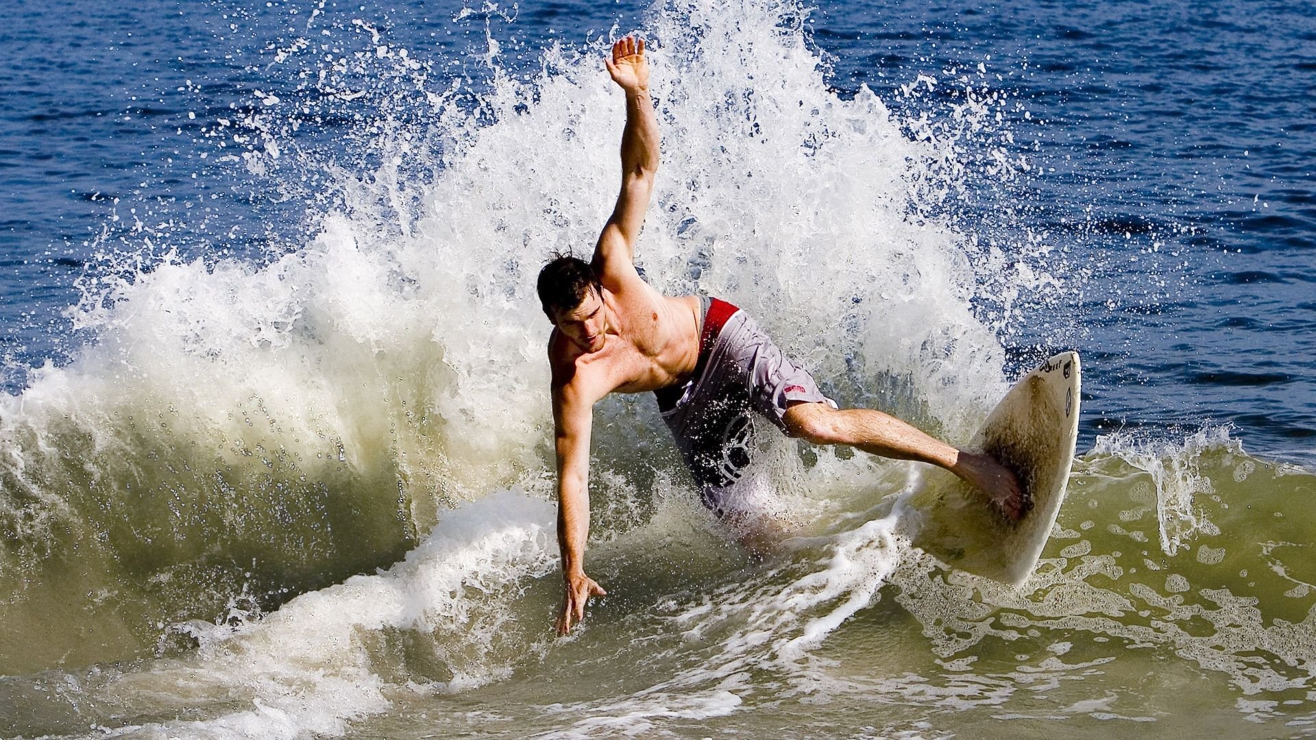 赛道与球场,当F1街道赛之夜遇见莫兰特得分狂潮