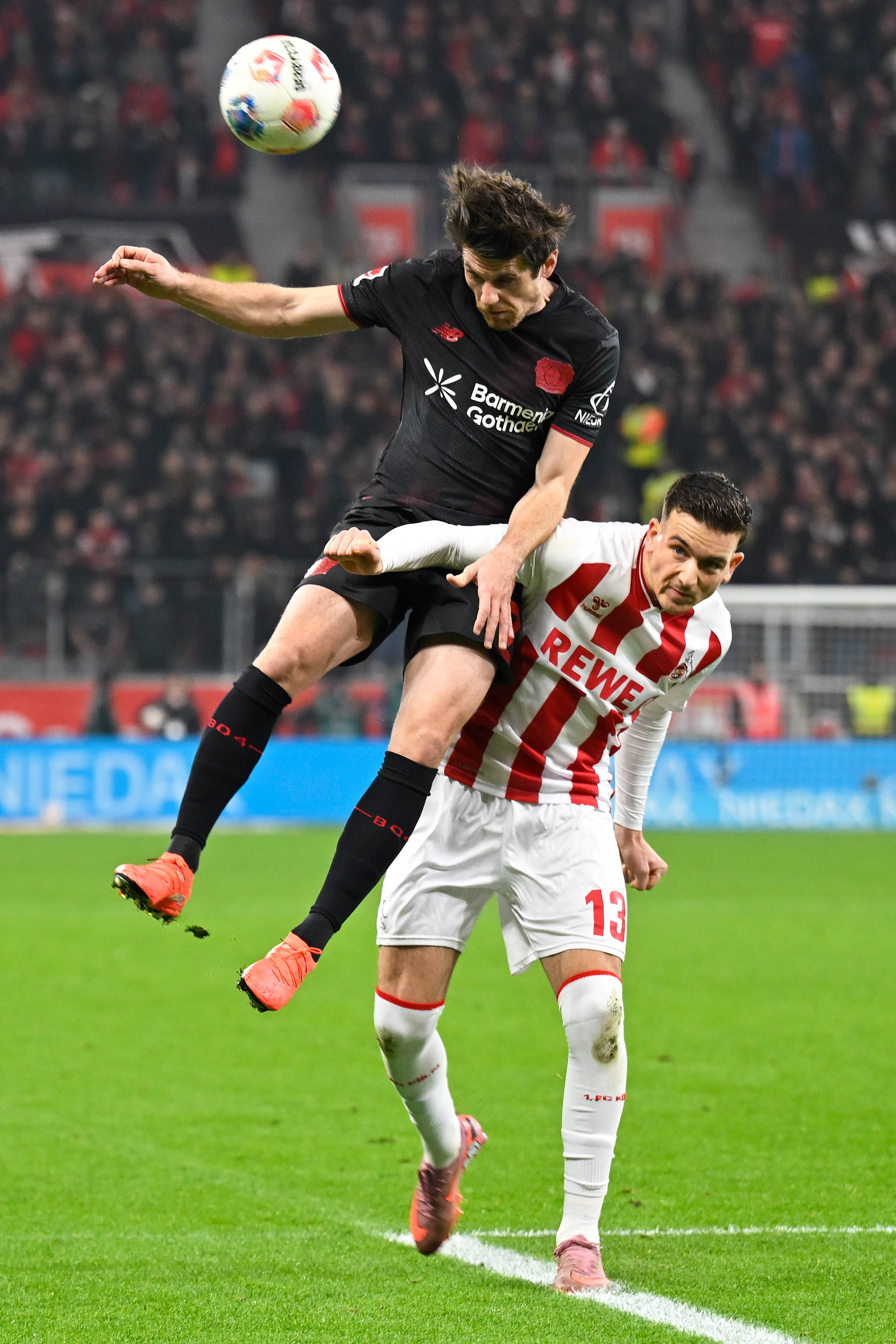 墨西哥鏖战勒沃库森,梅西点燃赛场 墨西哥鏖战勒沃库森,梅西点燃赛场