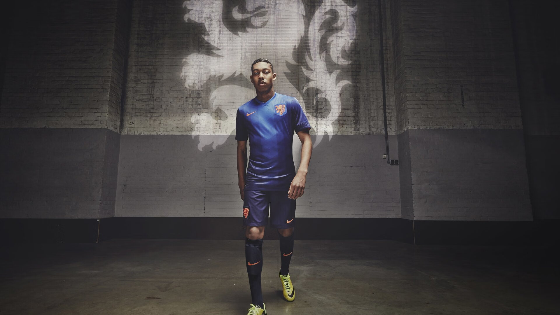 冰与火的回响，当维京战吼遇见蓝鹰，佩德里在雷克雅未克的寒风中点燃永恒