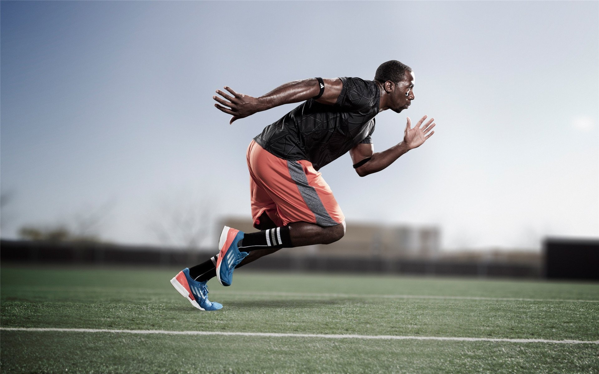 喀麦隆速胜罗马，阿劳霍临危受命，一锤定音成关键先生