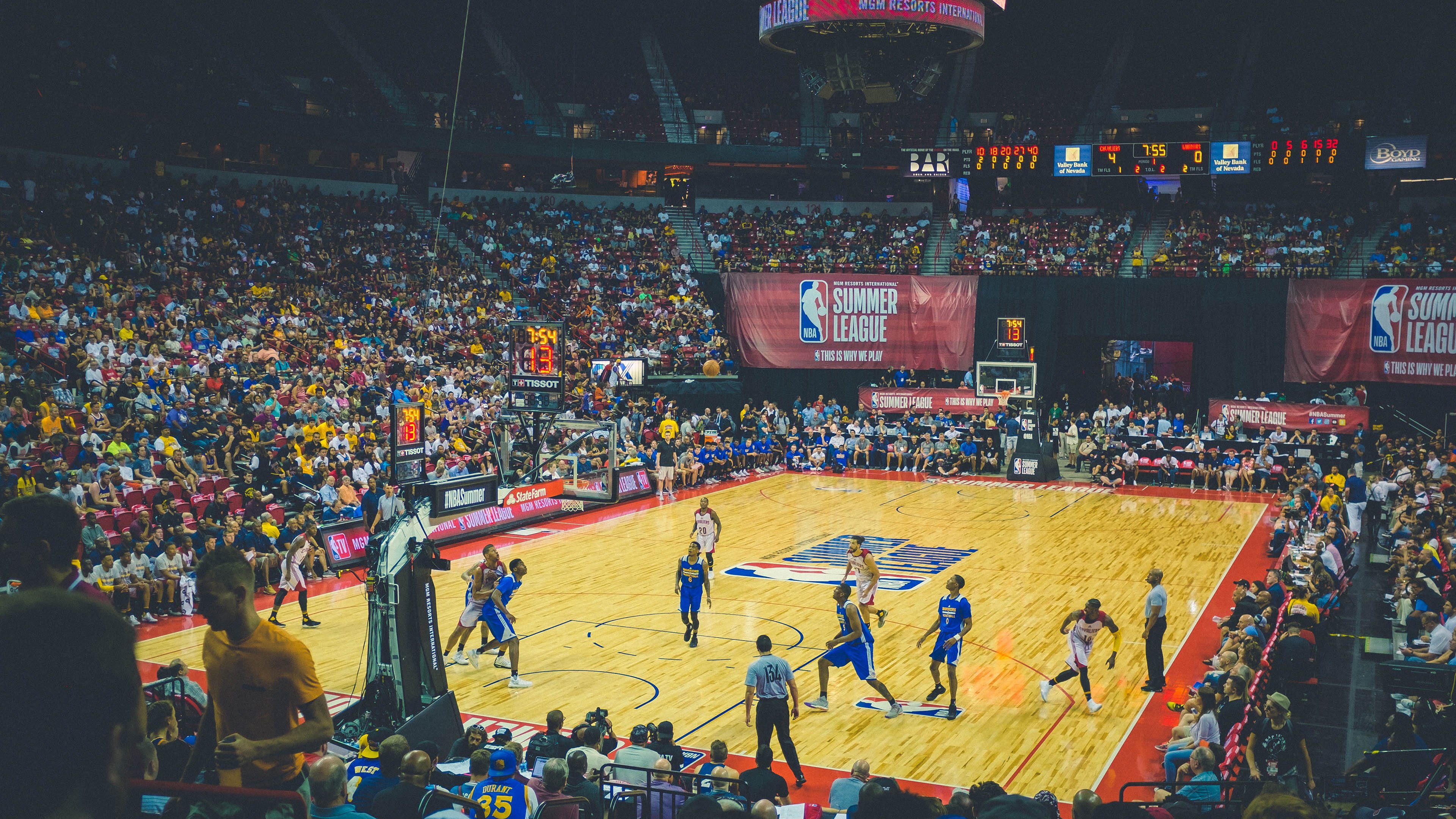 鏖战银石，威廉姆斯绝境逆袭，佩雷兹一停策略惊艳四座